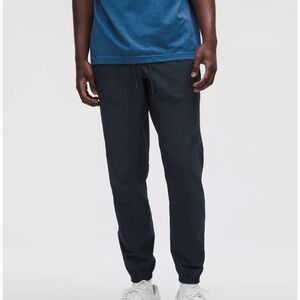 MENS LULU LEMON LICENSE TO TRAIN JOGGER